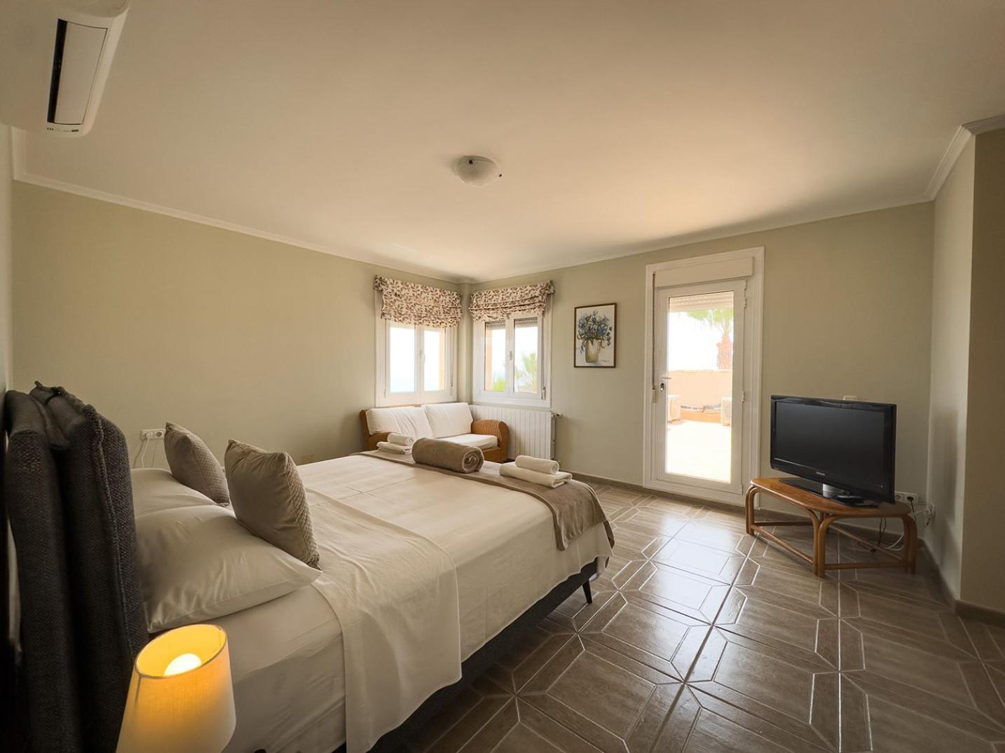 Frontline Beach Villa Playa Flamenca Oriola  Exterior foto